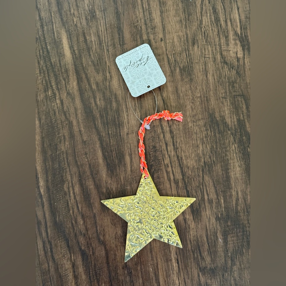Free People Gilded T in star  Ornament